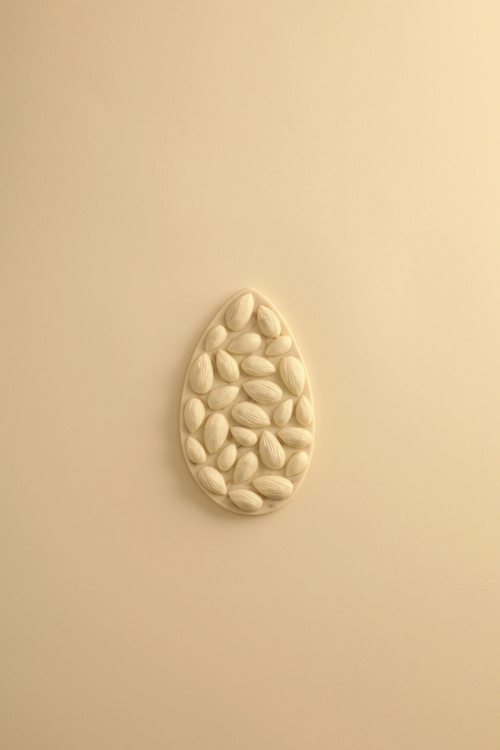 Mendiant almond white chocolate tablet