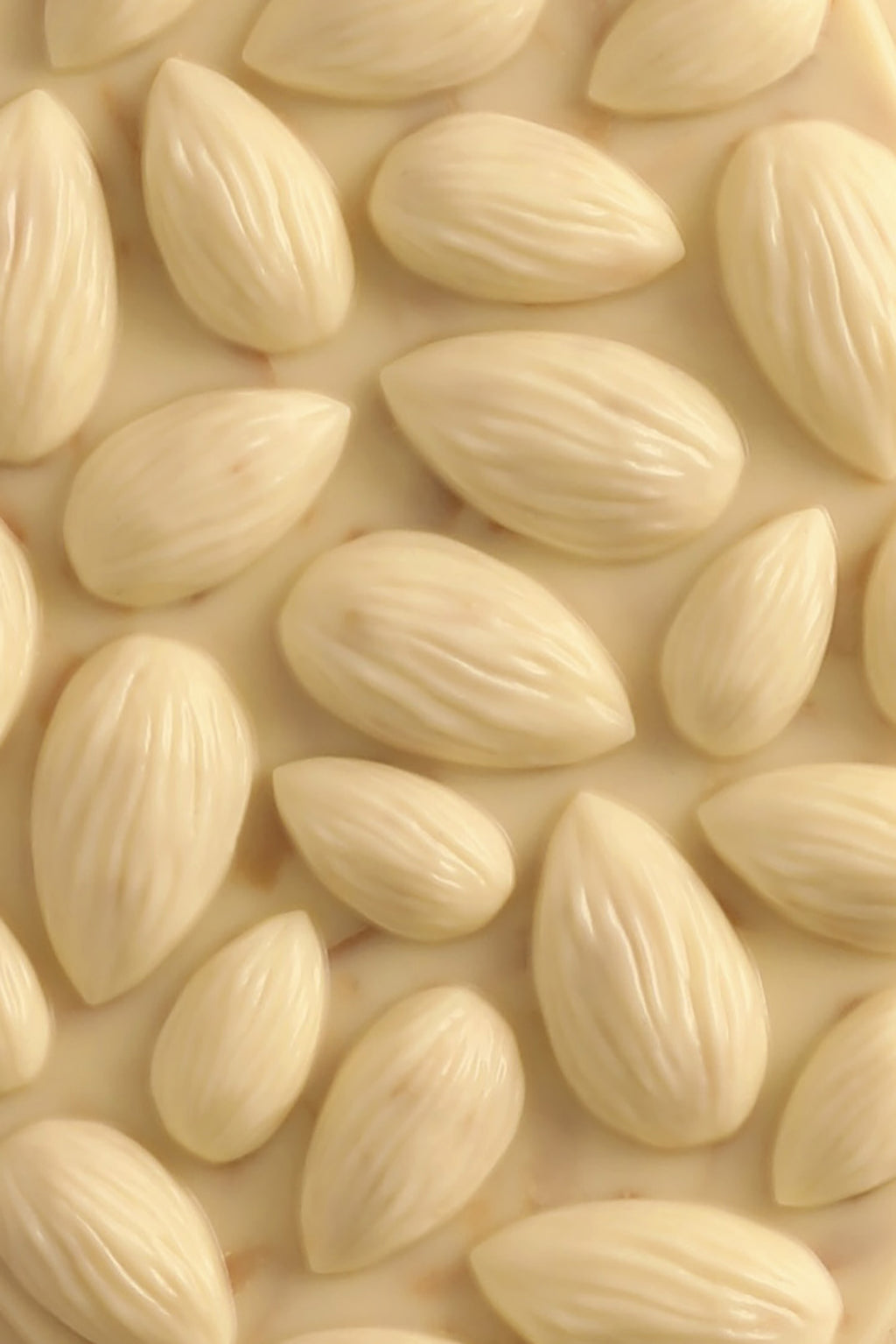Mendiant almond white chocolate tablet