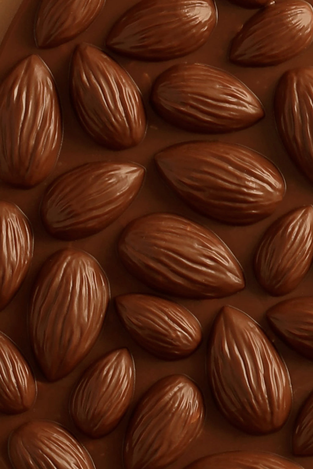 Milk chocolate almond mendiant tablet