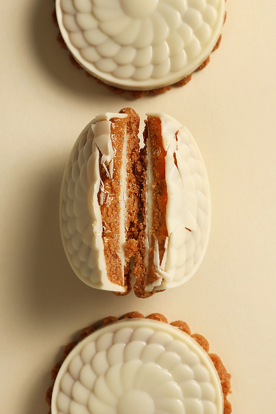 10 white chocolate shortbreads