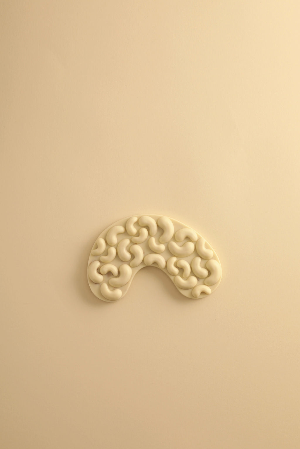 Mendiant cashew white chocolate tablet