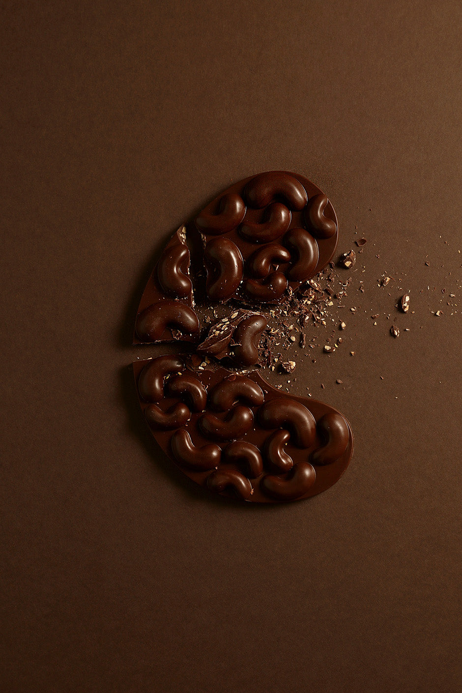 Mendiant cashew dark chocolate tablet