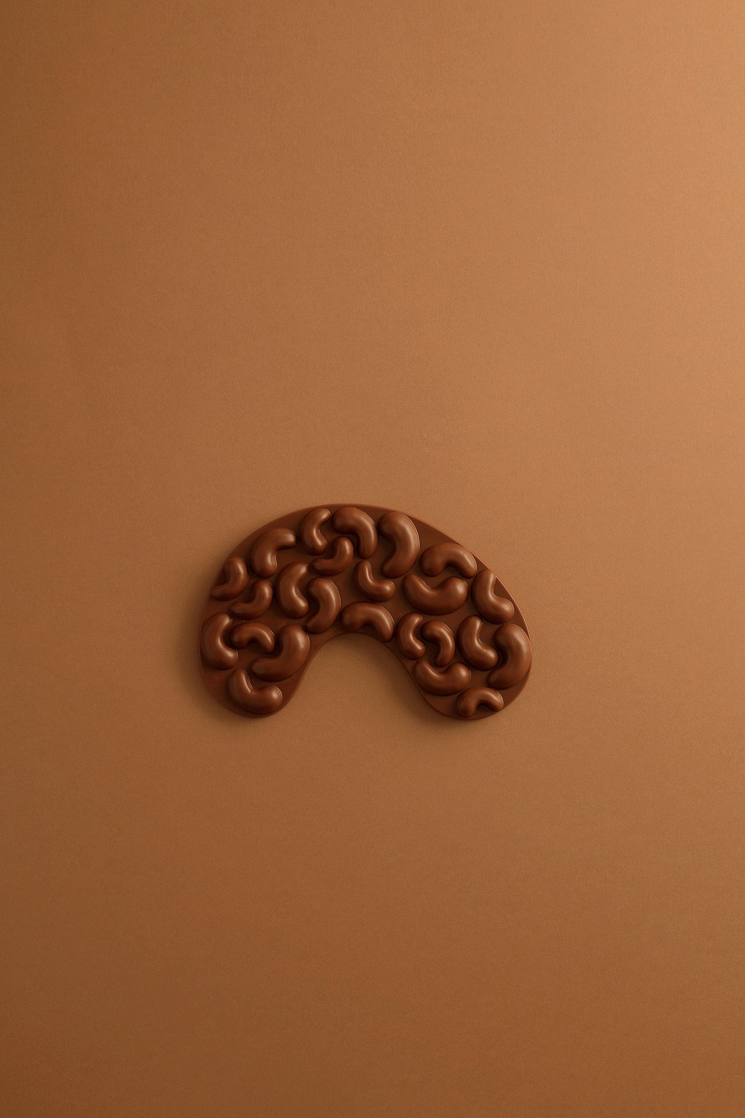Milk chocolate cashew mendiant tablet