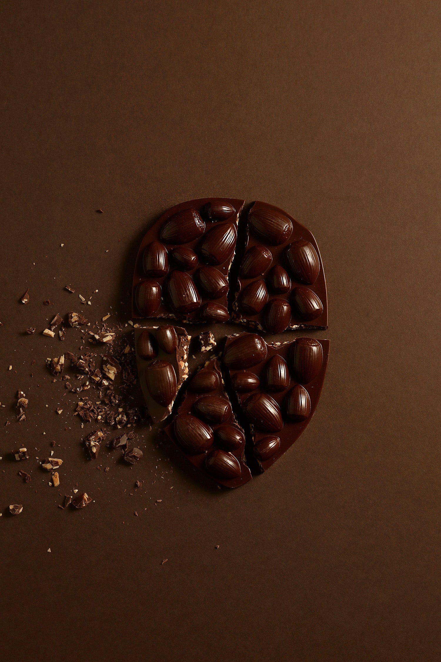 Mendiant hazelnut dark chocolate tablet