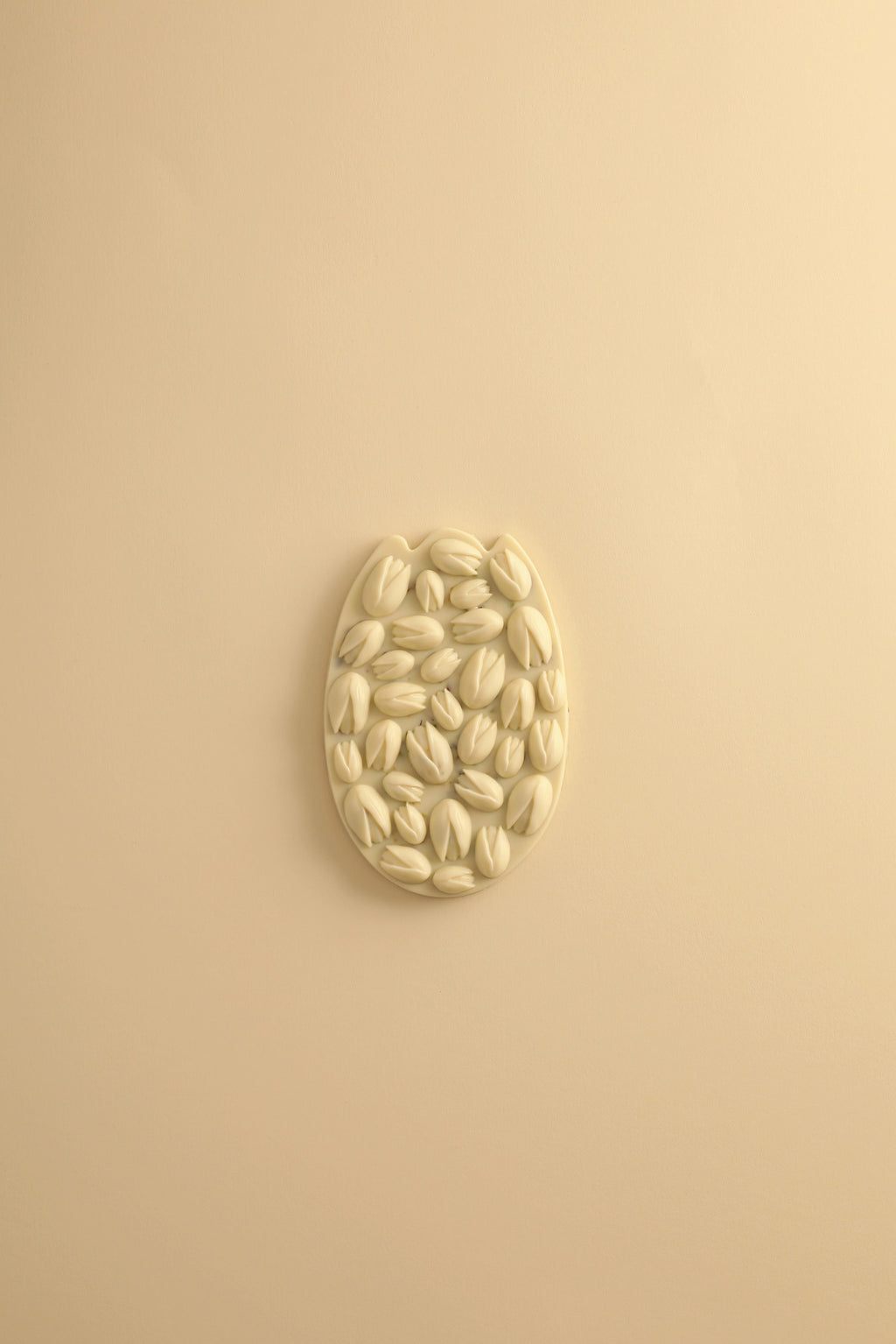 Mendiant pistachio and white chocolate tablet