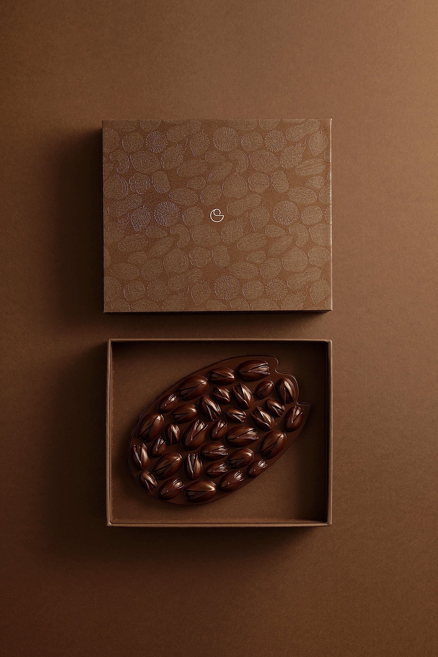 Mendiant pistachio dark chocolate tablet