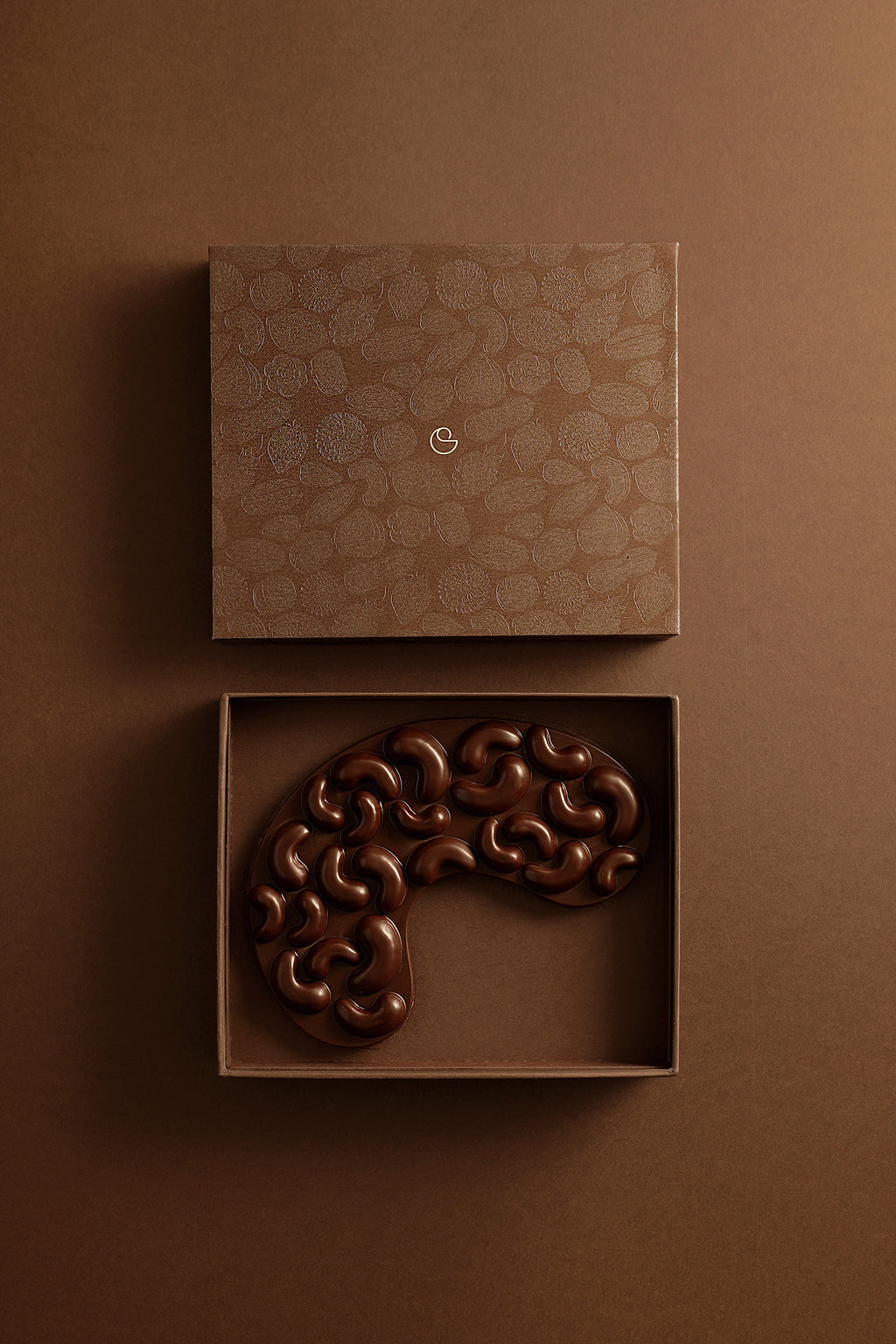 Mendiant cashew dark chocolate tablet