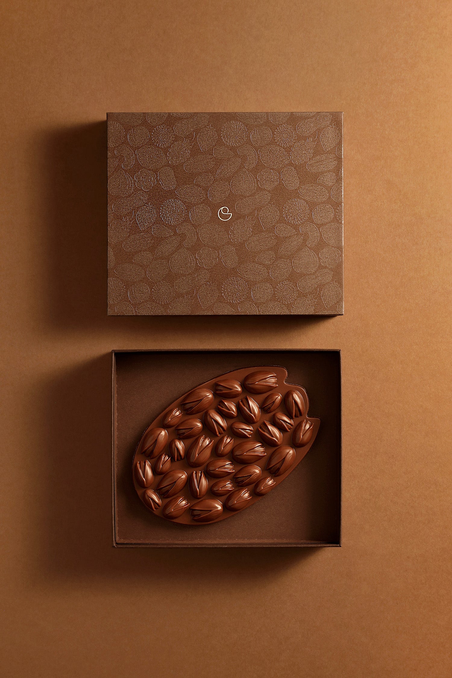 Milk chocolate pistachio mendiant tablet