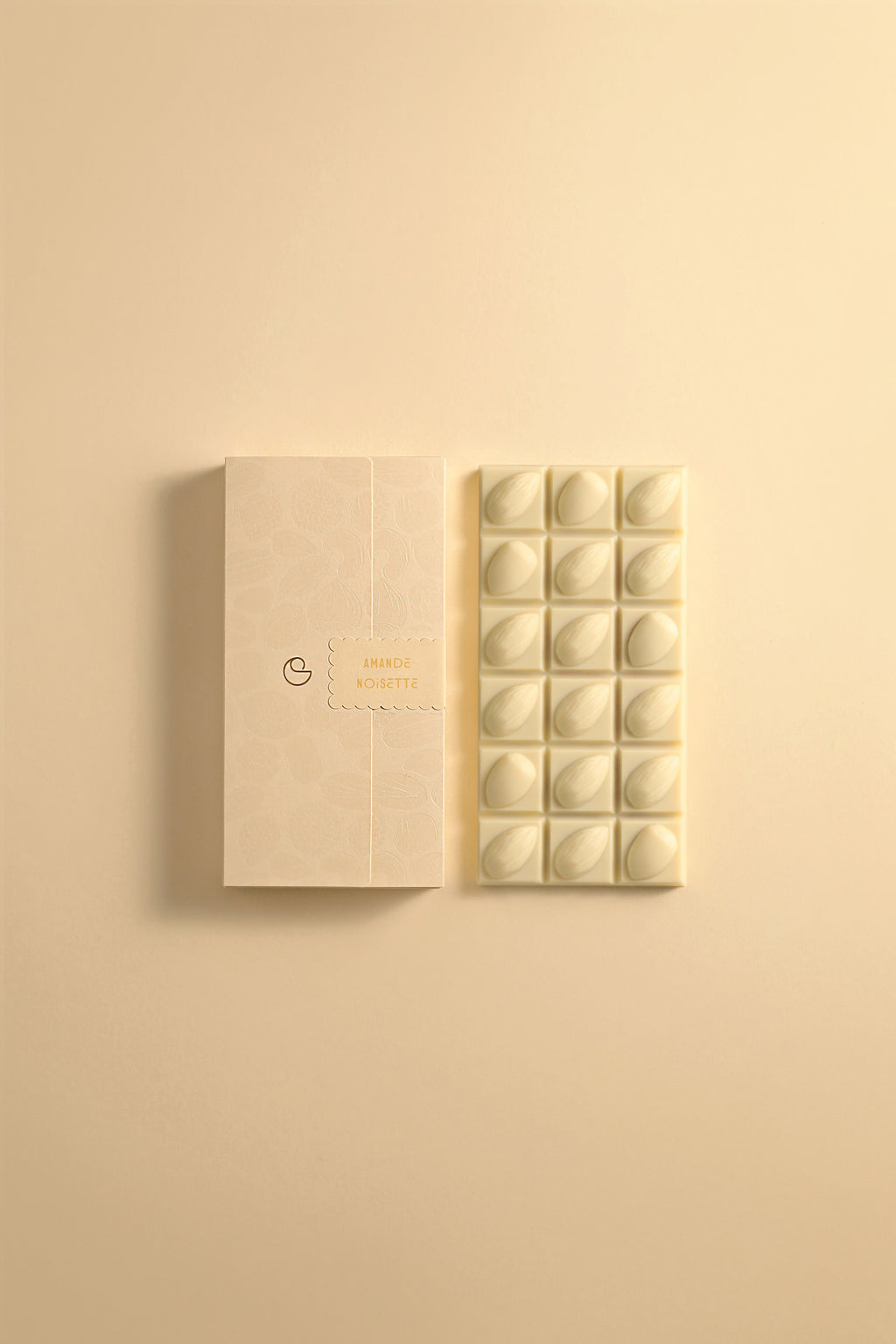 Tablette amande noisette chocolat blanc