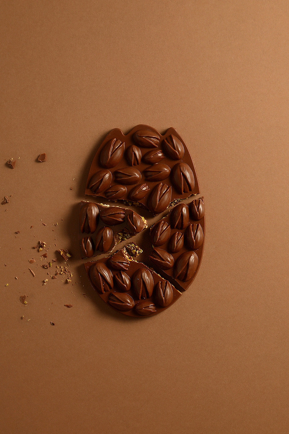 Milk chocolate pistachio mendiant tablet