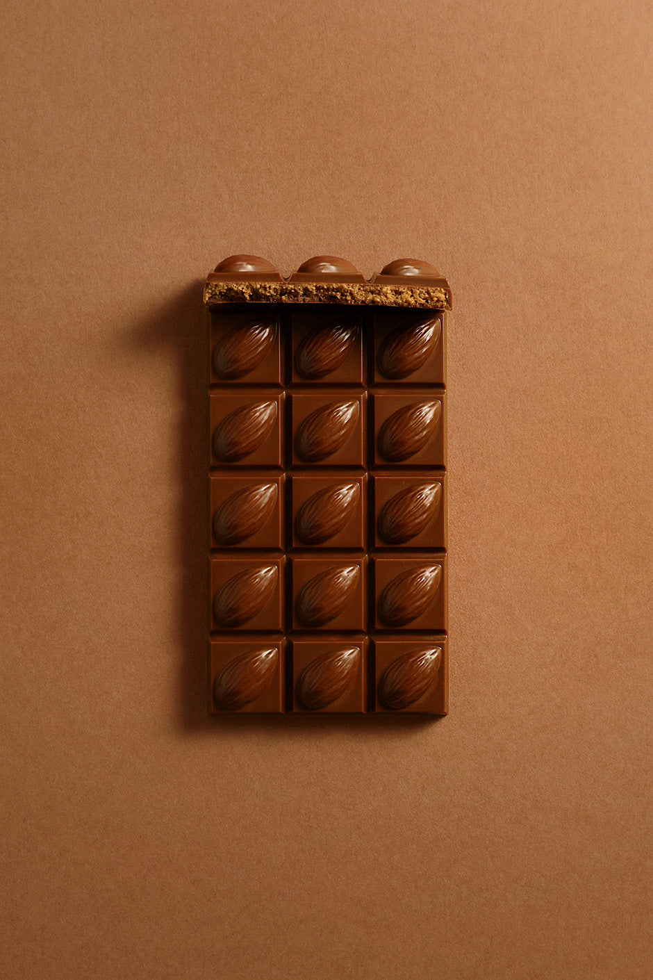 Milk chocolate almond tablet