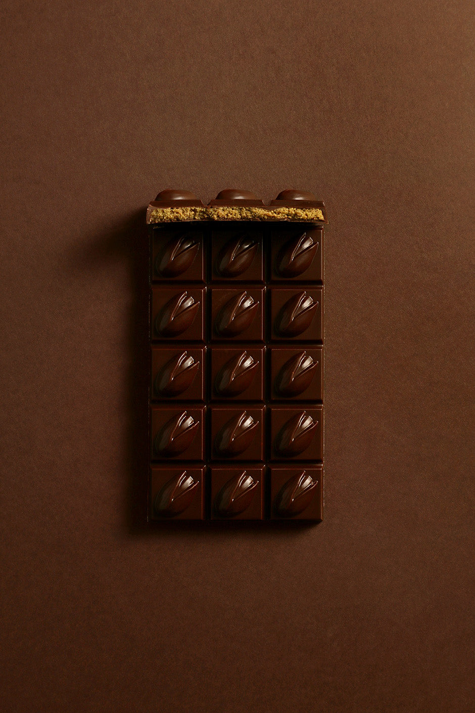Pistachio and dark chocolate tablet
