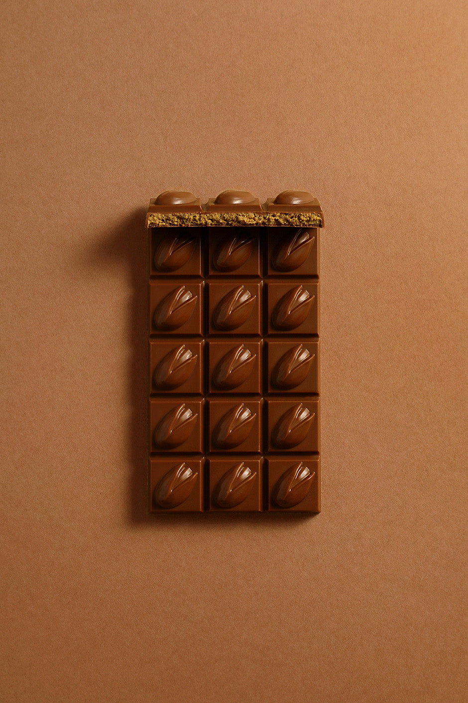 Milk chocolate pistachio tablet