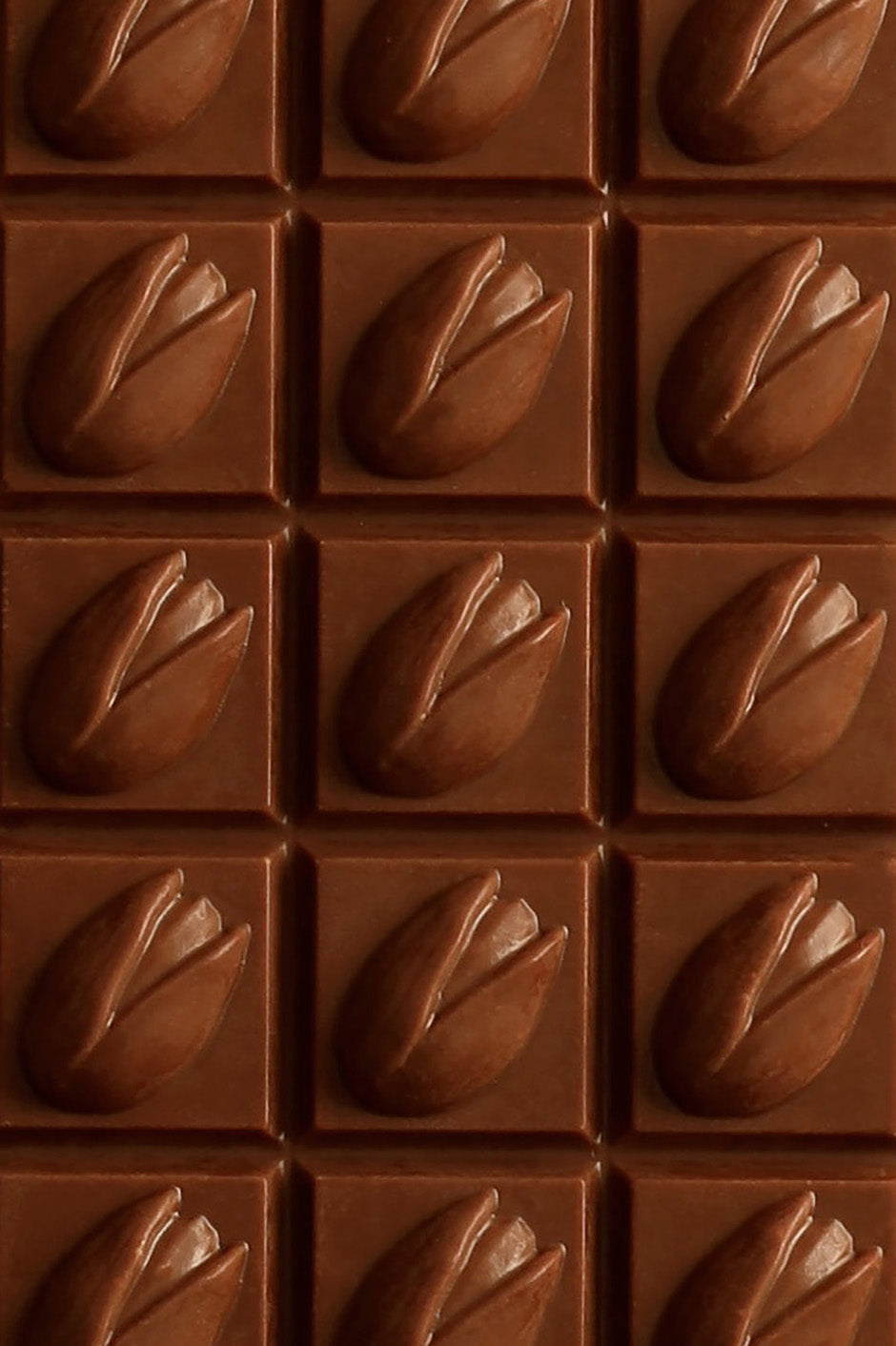 Milk chocolate pistachio tablet